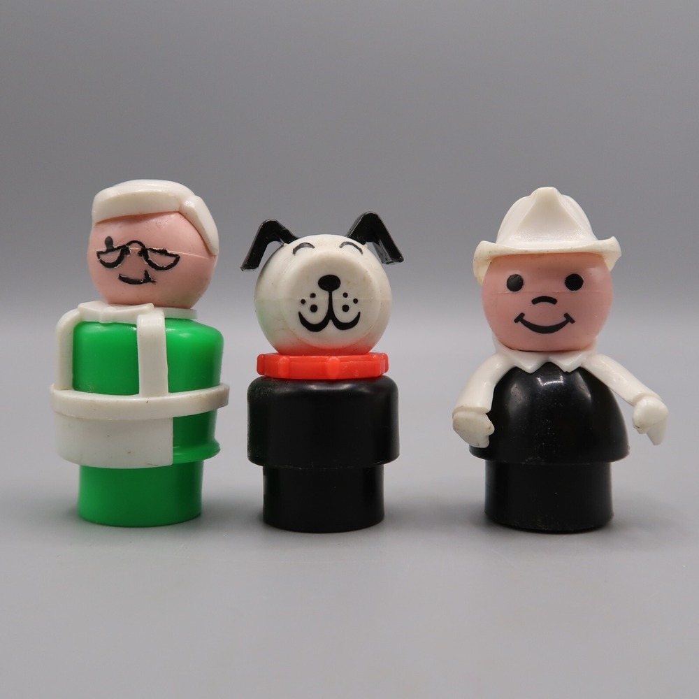 Vintage 1986 Fisher Price Little People Fire fighter & Black Dog & Grandpa green